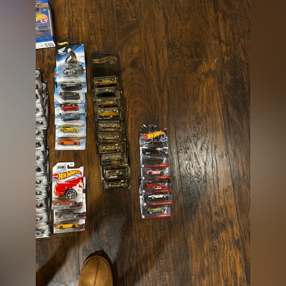 HOTWHEELS COLLECTION - Picture 4 of 5